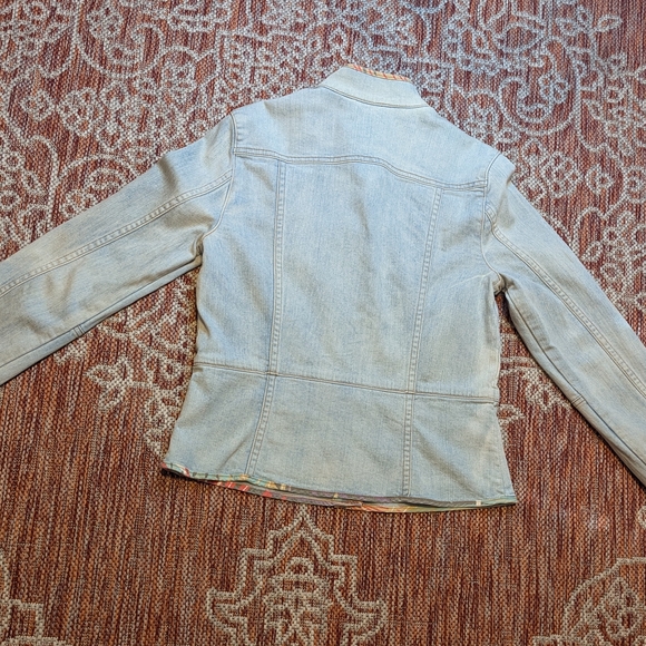 GAP Light Blue Denim Jacket with Button Accents - Picture 2 of 12